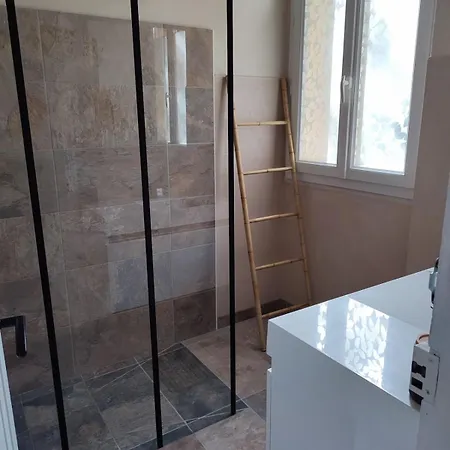 Apartment Chambre Privee Dans Maison Conviviale 4 *